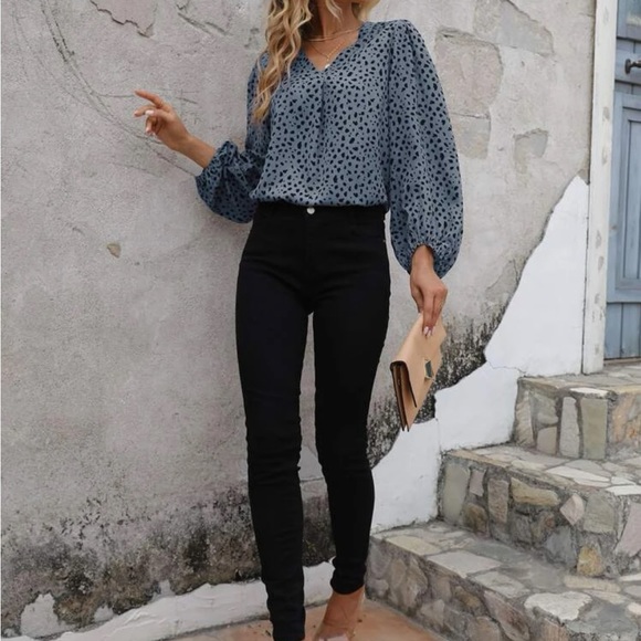 Boho dusty blue Dalmatian print lantern sleeve blouse - Picture 5 of 6